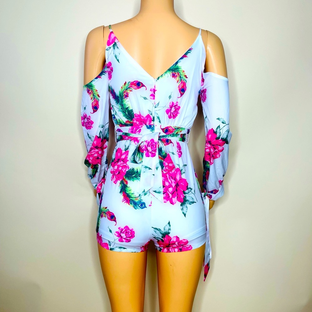 Fashion Nova size: small Material: polyester